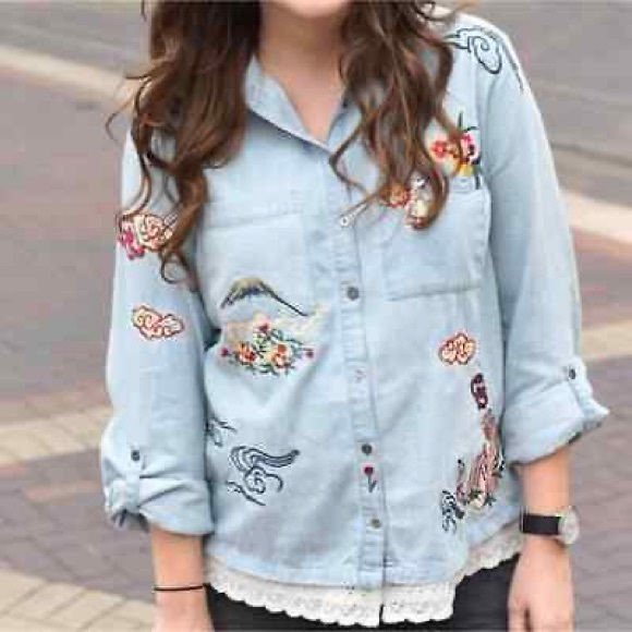 HOLDING HORSES Tops - Anthropologie Holding Horses Embroidered Chambray Button Front Top Large